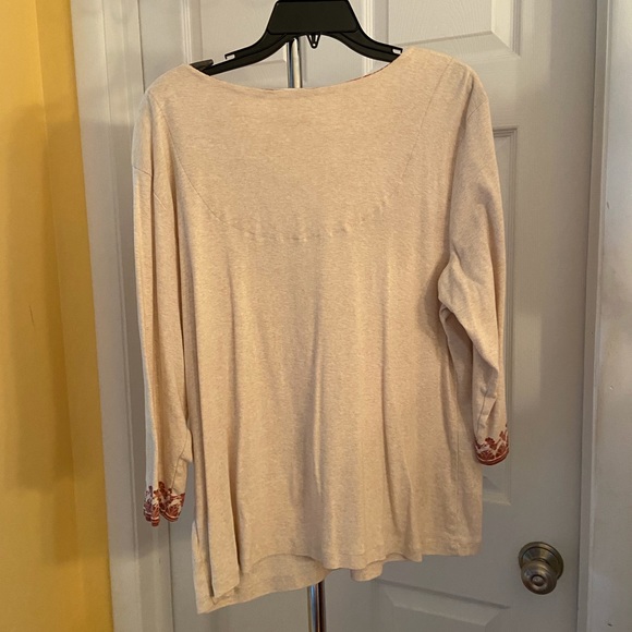 Transitional Top - Picture 4 of 4